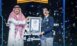 السعودية تحقق لقب "غينيس" كأكبر مسابقة "التقط العلم" في العالم